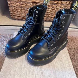 Jadon Dr. Martens